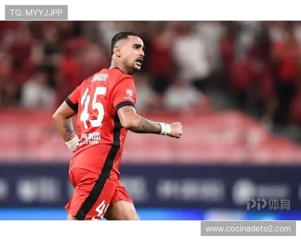 莱昂纳多状态火热连场梅开二度强势登顶射手榜第二位置稳步逼近榜首 莱昂纳多状态火热连场梅开二度强势登顶射手榜第二位置稳步逼近榜首